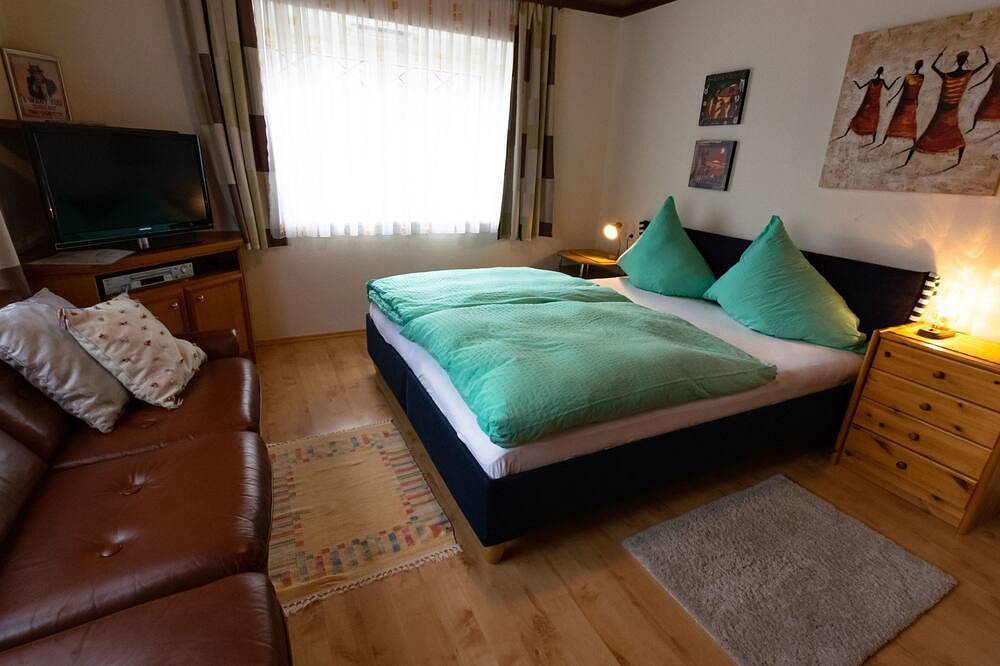 Ganze Wohnung, Geräumige Ferienwohnung mit zwei Schlafzimmern in Flattach, Bezirk Spittal an der Drau