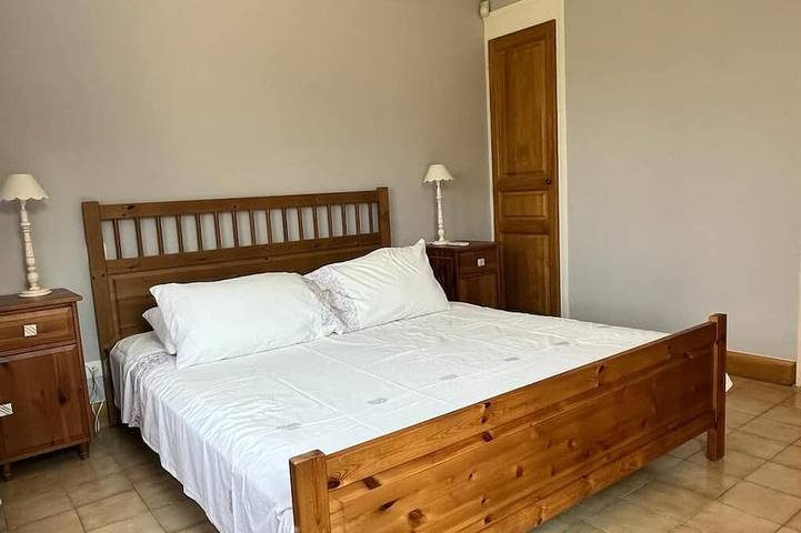 Location de vacances pour 10 personnes, avec jardin, animaux acceptés à Saint-Siffret - 4