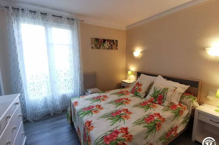 Location de vacances pour 2 personnes, avec piscine et jardin à Trouillas - 2