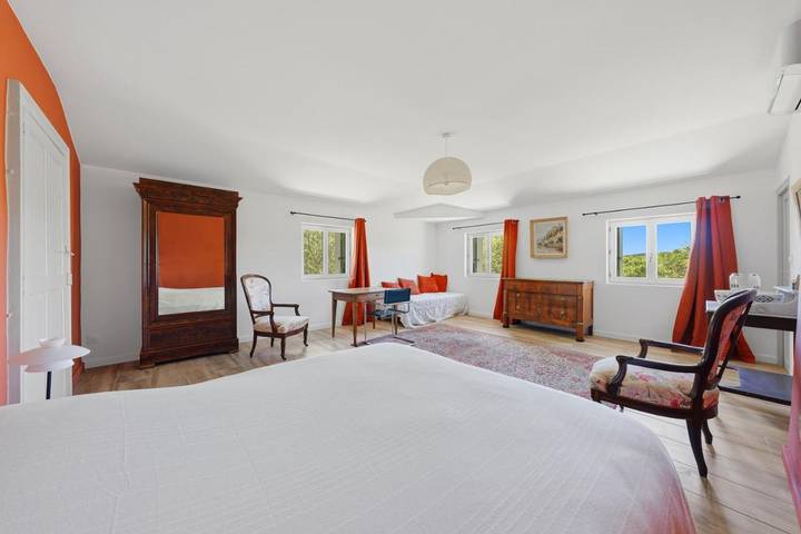 Location de vacances pour 15 personnes, avec vue ainsi que terrasse et jardin à Notre-Dame-de-Londres - 4