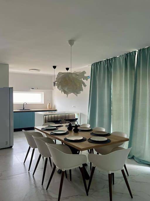 Villa für 8 Personen, mit Ausblick und Terrasse, mit Haustier in Razanac