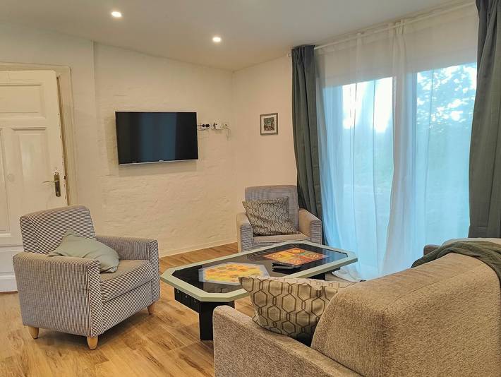 Ferienwohnung für 5 Personen, mit Garten und Ausblick in Saal - 2