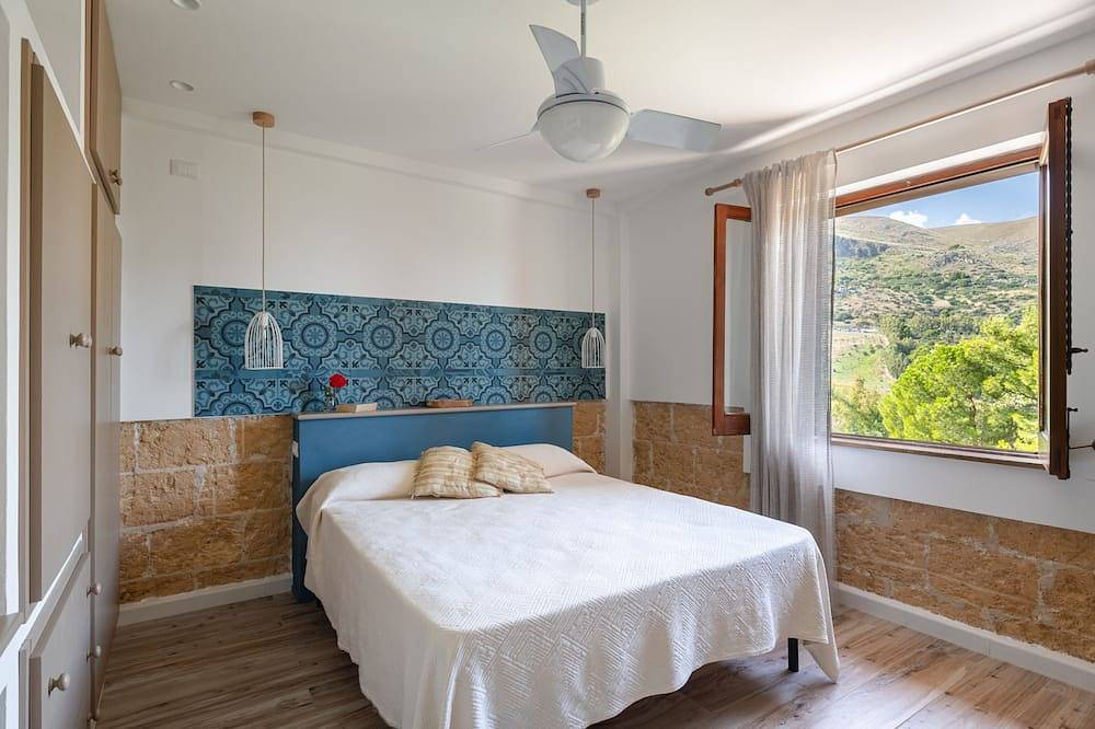 Halb freistehendes Haus in einer Villa mit privatem Pool und Meerblick. in Scopello, Castellammare del Golfo