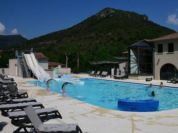 Gîte pour 5 personnes, avec jacuzzi ainsi que sauna et bassin pour enfant à Mostuéjouls