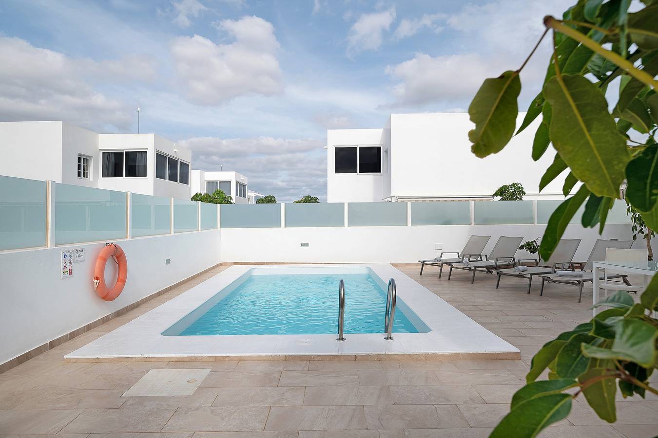 Vacation Villa 'Khaleesi' with Sea View, Private Pool and Wi-Fi in Playa Blanca, Yaiza
