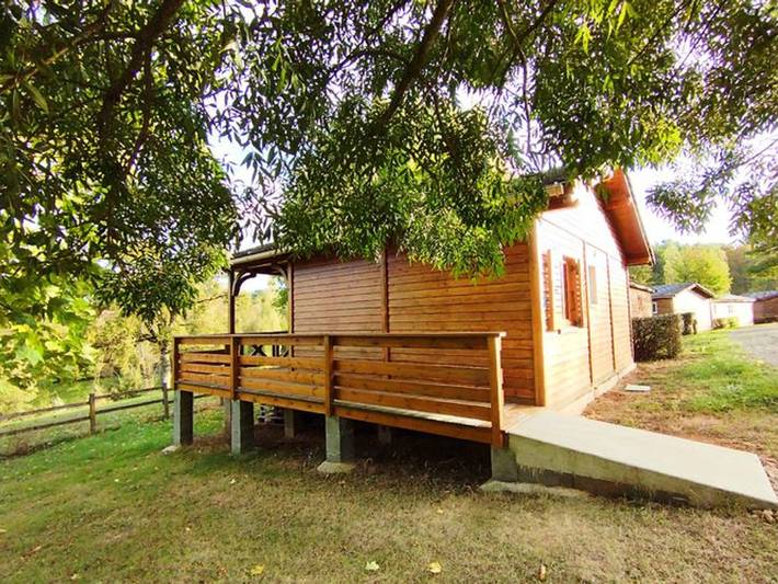 Chalet pour 4 personnes, avec terrasse et piscine, animaux acceptés