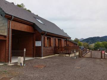 Chalet pour 7 personnes, avec vue sur le lac et balcon dans le Puy-de-Dôme