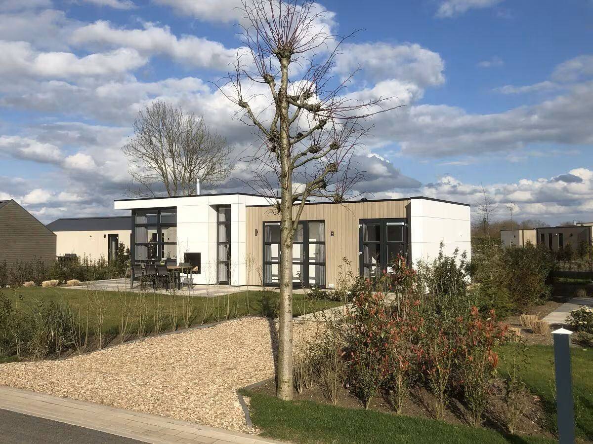 Modernes Chalet mit Terrasse & Garten – hundefreundlich! in IJssel