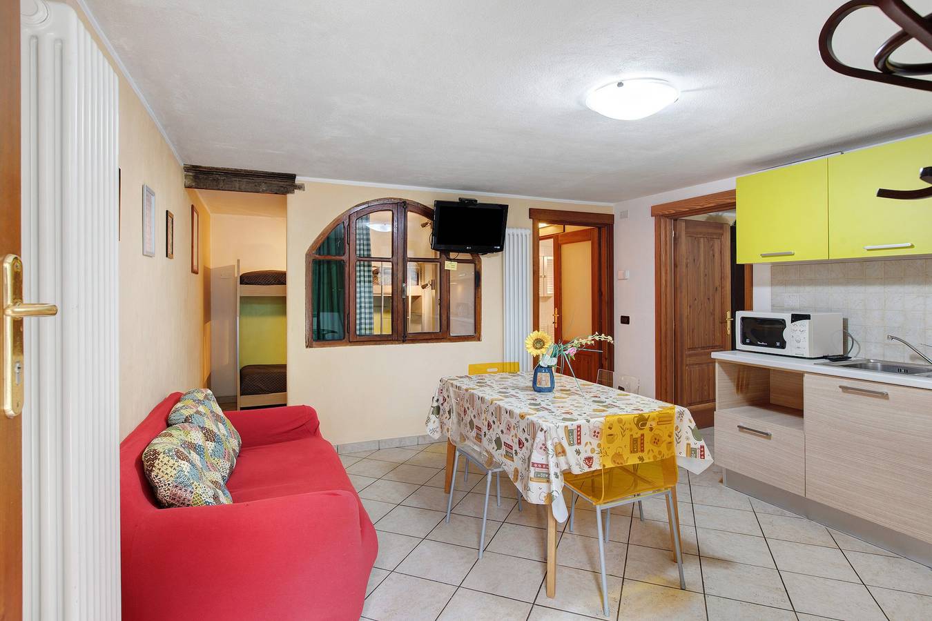Geheel appartement, Tweekamerappartement in Historisch Huis in Sarre, Comune di Sarre