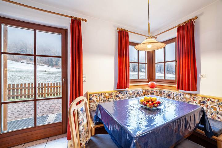 Entire apartment, Apartment "Rieglhof Maisel" with Mountain View, Garden & Wi-Fi in Graun, South Tyrol