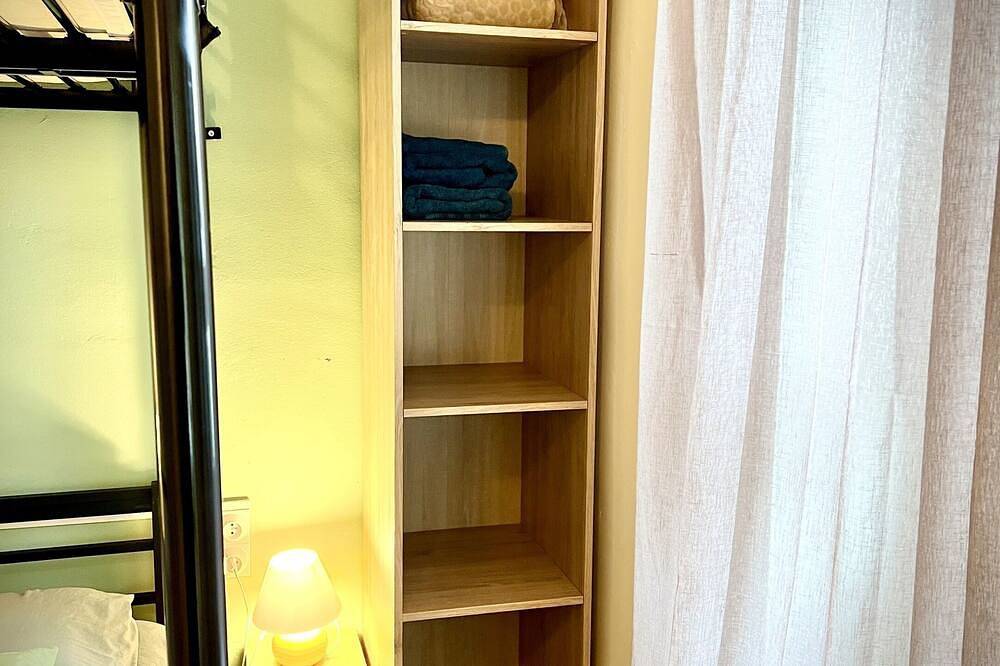 Entire apartment, Appartement Remblai 1 chambre Sortie direct Plage in Les Sables-d'Olonne, Vendée