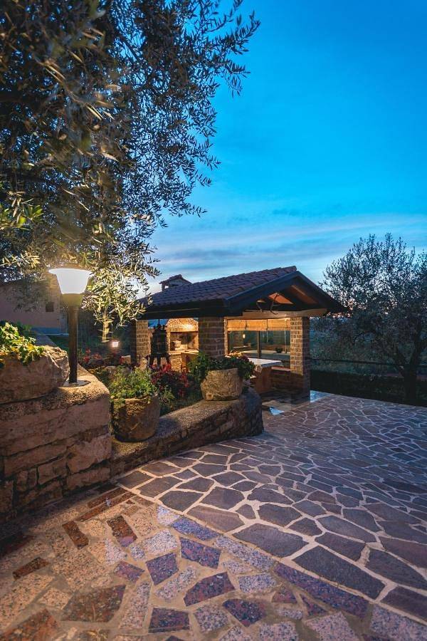 Ferienhaus für 2 Personen, mit Terrasse und Garten sowie Ausblick in Motovun - 3
