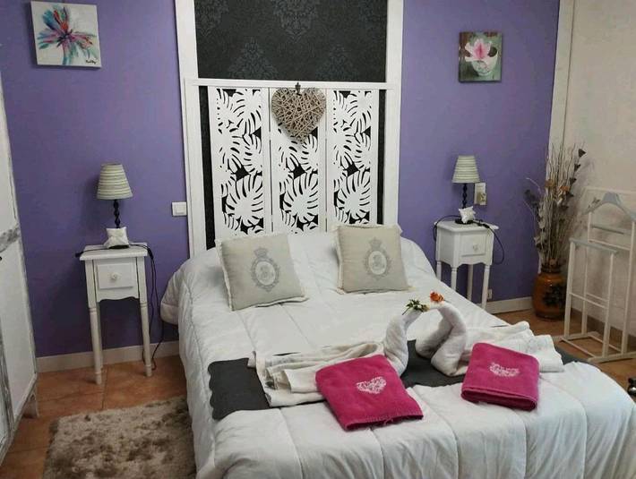 Location de vacances pour 5 personnes, avec jardin ainsi que vue et terrasse à Brandonnet