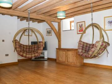 Cottage for 18 People in Halwell and Moreleigh, Devon, Photo 1