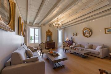 Gîte pour 29 personnes, avec vue sur le lac et jardin à Veyrier-du-Lac