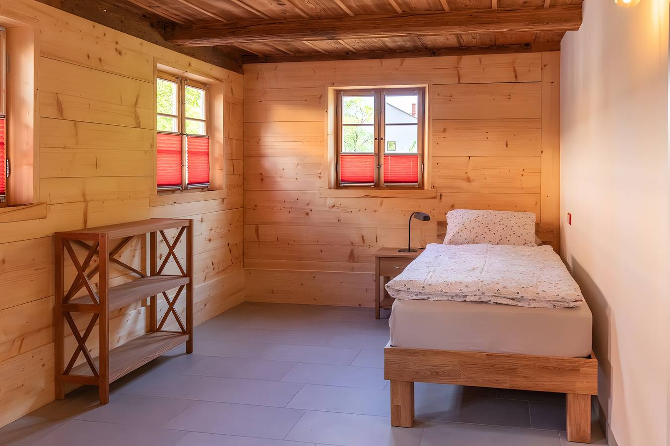 Ganze Wohnung, Ferienwohnung 'Lausche' mit Privatterrasse und Wi-Fi in Bertsdorf-Hörnitz, Zittauer Gebirge