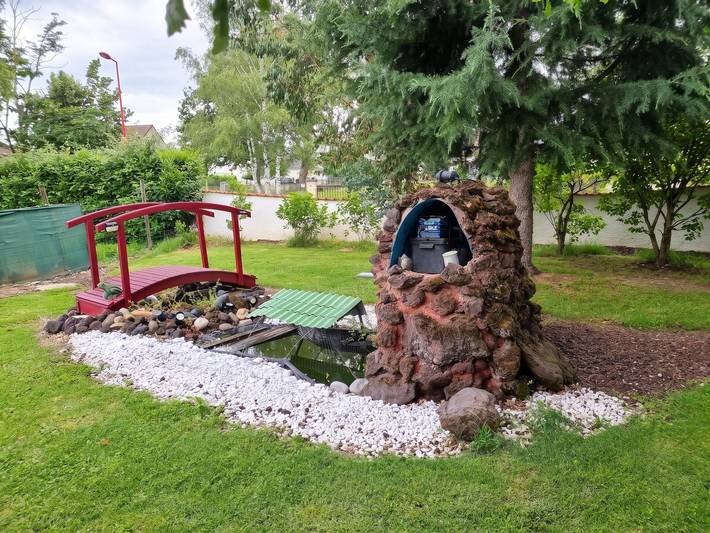 Location de vacances pour 4 personnes, avec terrasse et jardin à Vendat