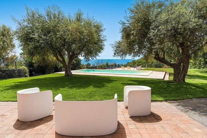 Casa vacanza per 12 persone, con giardino in Milo