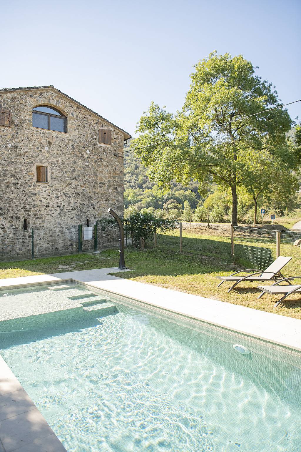 Apartamento entero, Apartamento 'Eixida' con vistas a la montaña, Wi-Fi y aire acondicionado in Montagut y Oix, Garrotxa