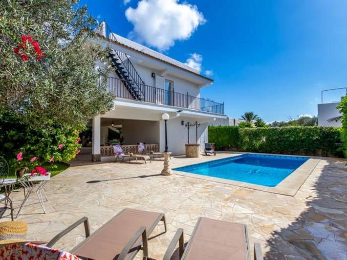 Ferienhaus für 6 Personen, mit Garten und Pool sowie Balkon - 1