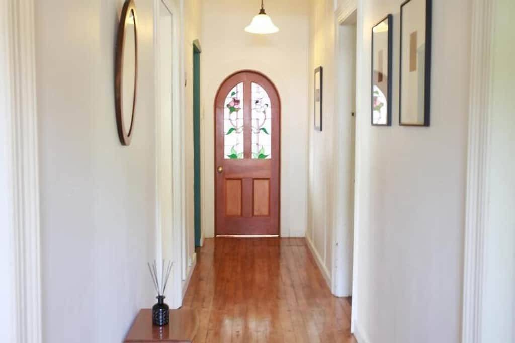 Charmante Villa in einer von Bäumen gesäumten Straße in Dunedin (NZ), Otago