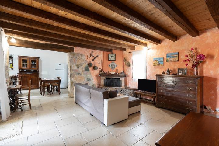 Villa Anna con piscina privata, vista sulle montagne, Wi-Fi e aria condizionata in Buseto Palizzolo, Provincia di Trapani