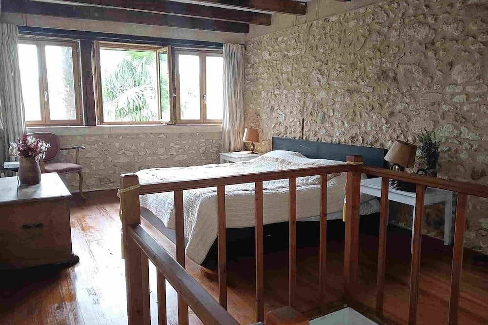 Landlust im Perigord in Einem Ausgebauten Scheunenhaus mit Suptropischem Garten in Festalemps, Périgord Vert