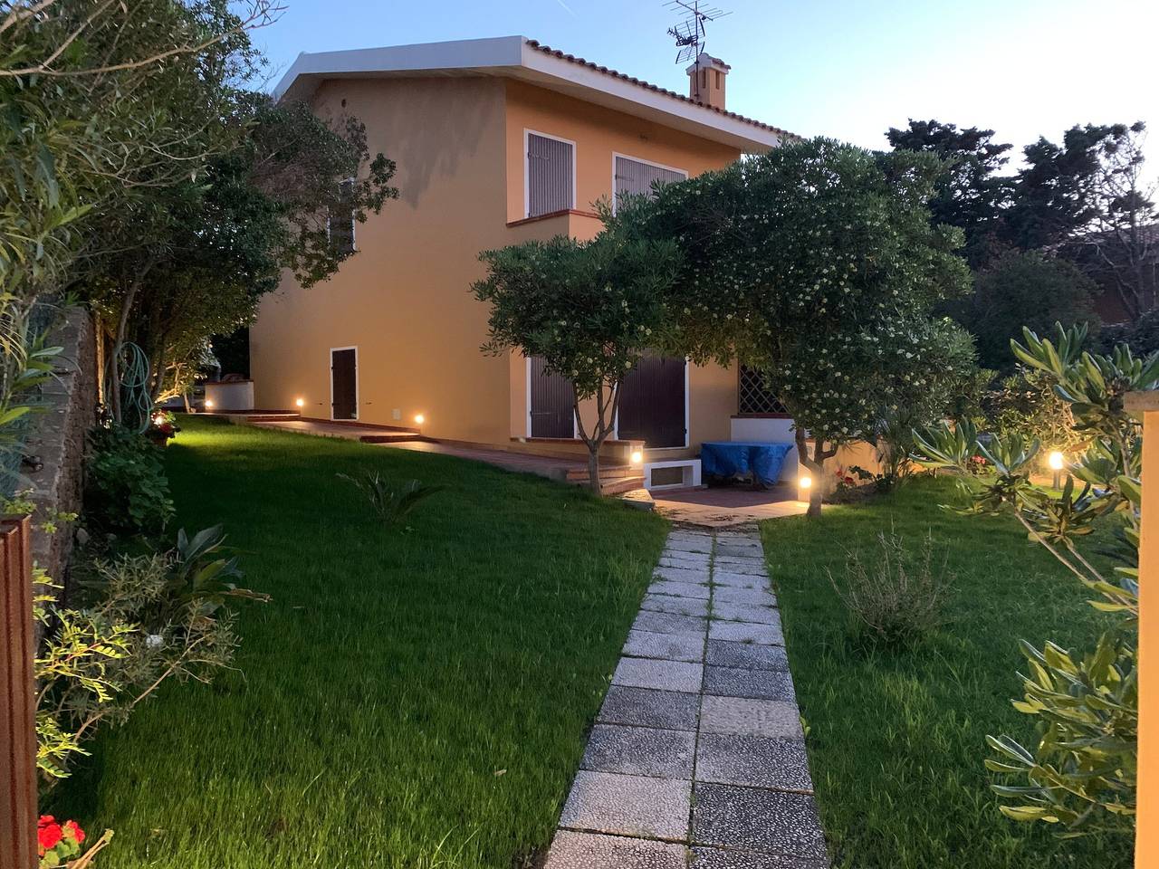 Casa de vacaciones 'Villino Le Ortensie' con vistas al mar, jardín y aire acondicionado in Stintino, Nurra