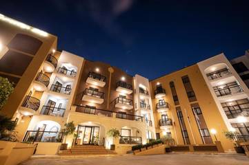Hôtel pour 2 personnes, avec terrasse ainsi que sauna et piscine dans Qawra