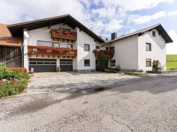 Ferienwohnung für 6 Personen, mit Balkon und Garten in Dreiländereck (D-A-CZ)