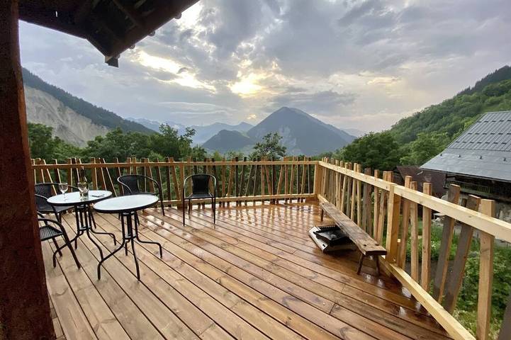 Maison de vacances pour 5 personnes, avec jardin et terrasse à Albiez-Montrond