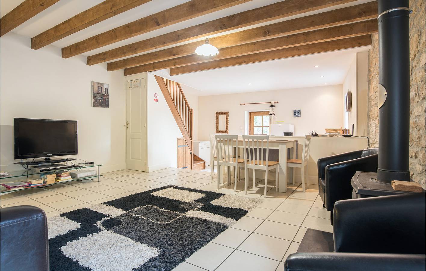 Luxuriöse Wohnung am Pool in der Nähe von Puyréaux in Nanclars, Charente