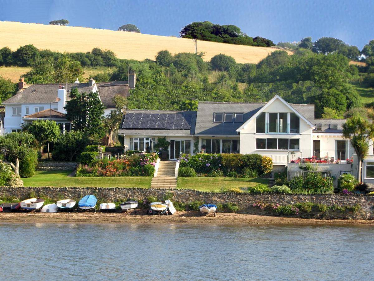 Twin Room with Private Bathroom in Frogmore and Sherford, South Devon