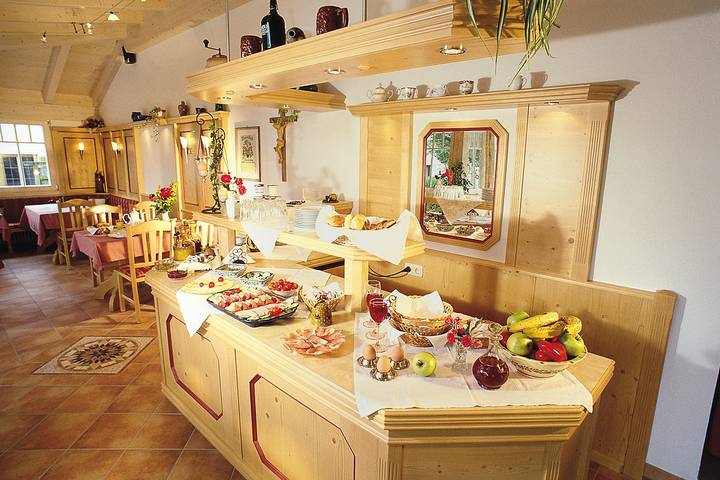 Ganze Ferienwohnung, Gästehaus Bavaria inkl. Chiemgaukarte - Fewo Typ A 7, Dusche und Wc, Balkon, Kochnische, TV, WLAN in Ruhpolding, Bayerische Alpen