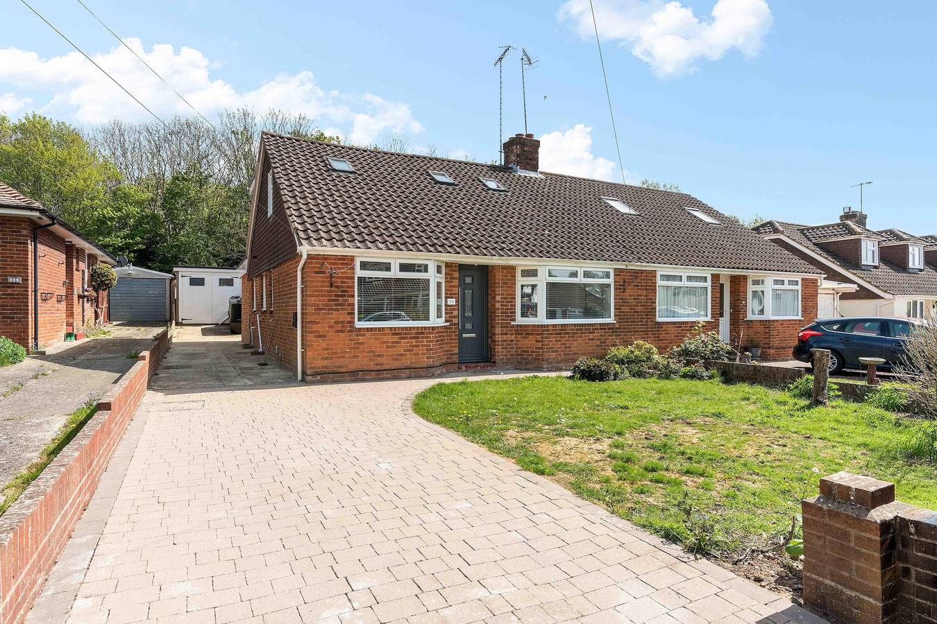 Coral Haven With Parking | By My Getaways in Worthing, Sussex Occidental
