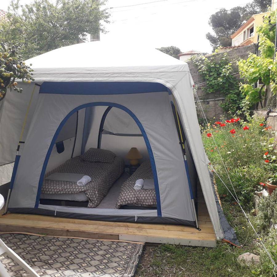 Deux tentes confortables dans un joli jardin idéalement situé in Sète, Côte méditerranéenne (France)