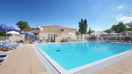 Gîte pour 6 personnes, avec piscine et terrasse, animaux acceptés à Carnoux-en-Provence