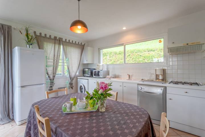 Maison Camille - Gemütliches Ferienhaus 10 Min von Lourdes, Terrasse, Kamin, privater Parkplatz in Artigues (Hautes-Pyrénées), Hautes-Pyrénées