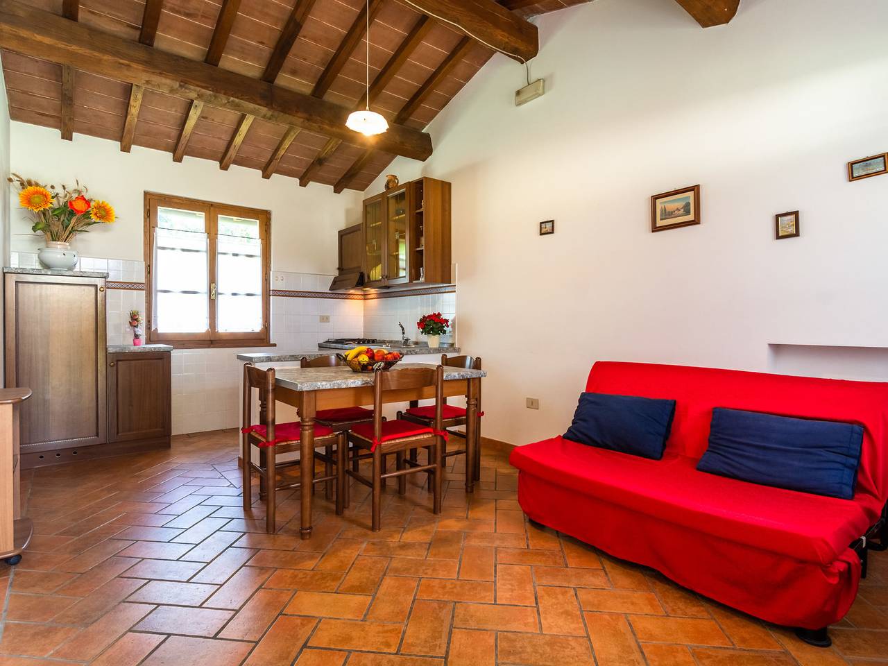 Agriturismo Toscane met Zwembadzicht in Castiglion Fiorentino, Provincie Arezzo