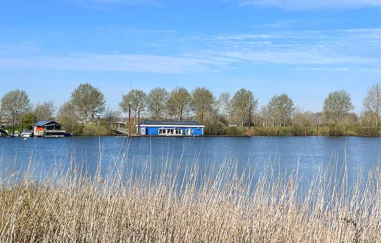 Hausboot für 4 Personen, mit Terrasse und Ausblick sowie Seeblick in den Niederlande