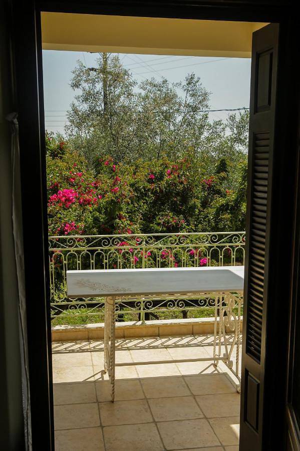 Picturesque Houses in Kinuria