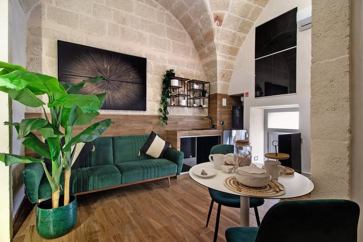 Entire apartment, Apartment 'Angelsuite' with Wi-Fi and Air Conditioning in Fasano, Salento