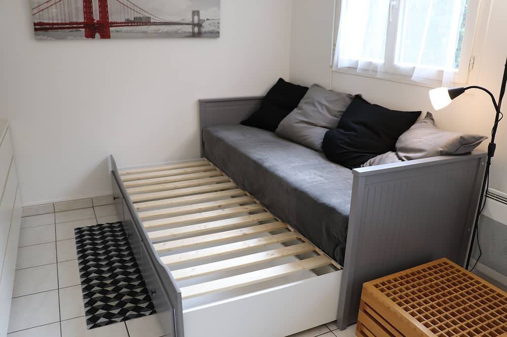 Appartement entier, Studio calme bord de marne, parking couvert, fibre in Nogent-sur-Marne, Val-de-Marne
