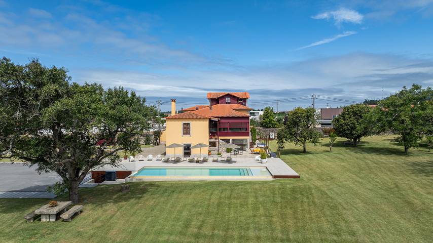 Location de vacances pour 12 personnes, avec jardin dans Marinhas - 2