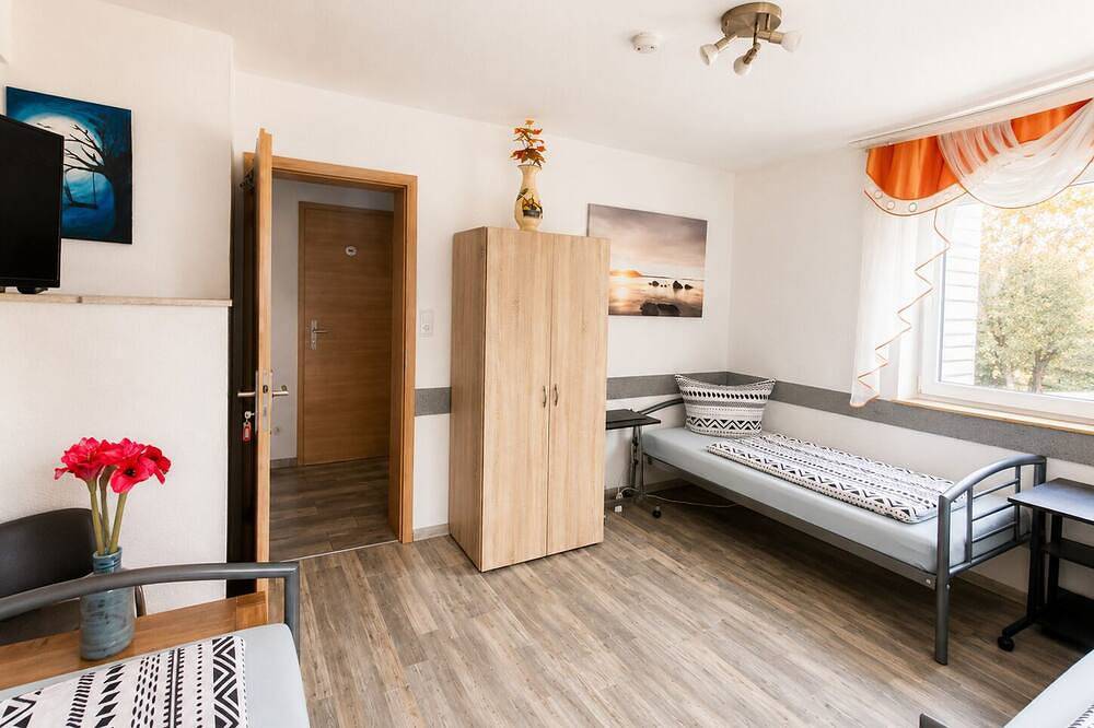 Ganze Wohnung, Ferienwohnung \"Gartenblick\" in Laupheim, Landkreis Biberach