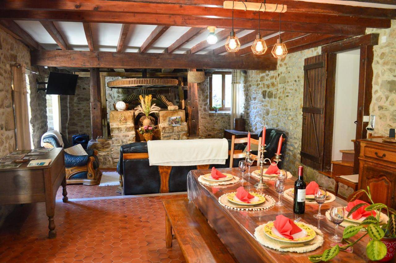 Three-Bedroom House in Thauron, Région de Guéret