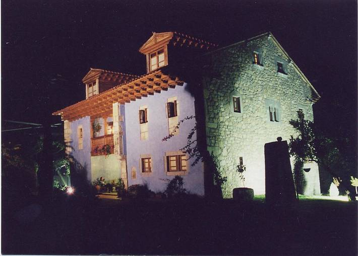 Casa rural para 3 personas, con terraza además de jardín y vistas en Llanes