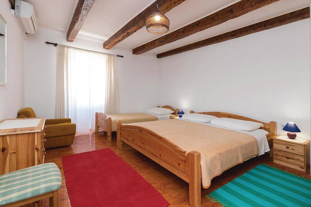 Wspaniały dom w Preko z kuchnią in Preko, Wyspa Ugljan