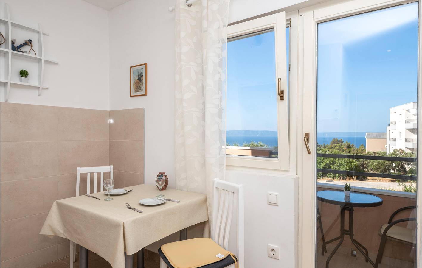 Appartement de vacances entier, Appartement avec vue sur la mer, Wi-Fi et terrasse, à proximité des attractions de Makarska in Makarska, Makarska riviera
