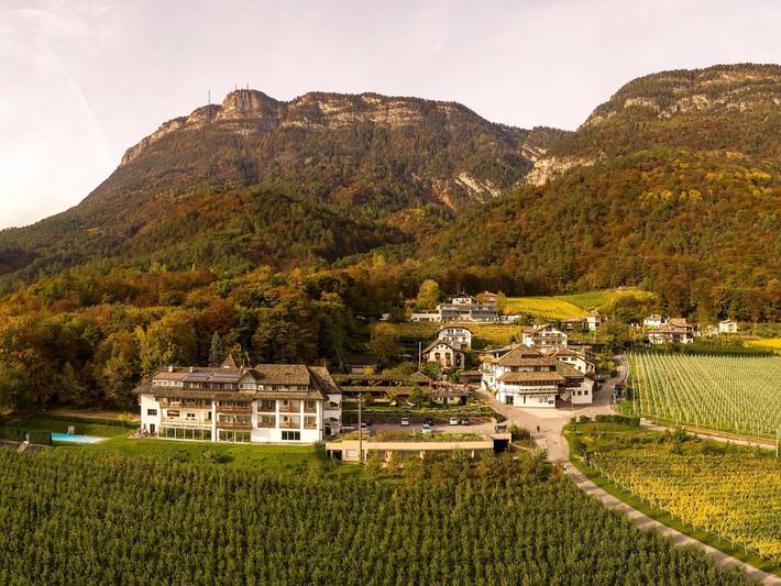 Hotel für 2 Personen, mit Whirlpool und Garten sowie Sauna und Pool in Eppan an der Weinstraße